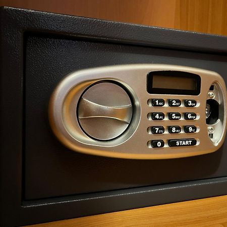 Hotel Ilf プラハ エクステリア 写真