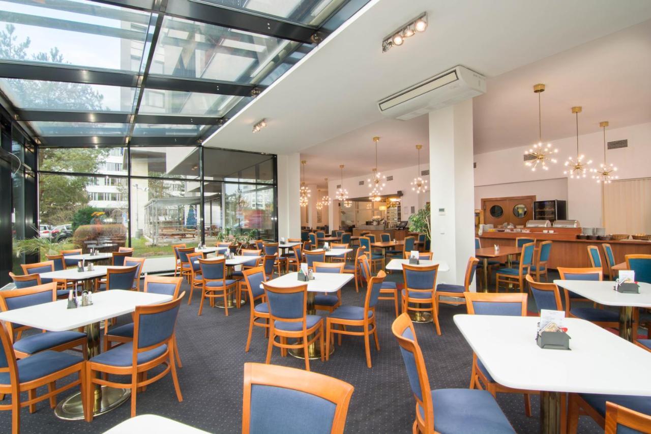 Hotel Ilf プラハ エクステリア 写真