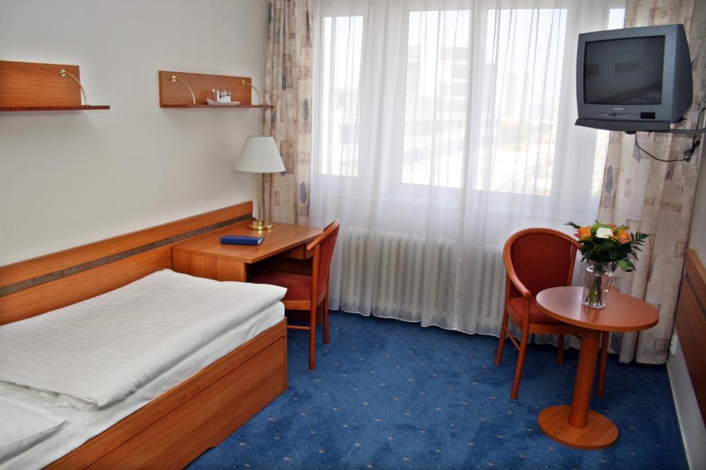 Hotel Ilf プラハ エクステリア 写真