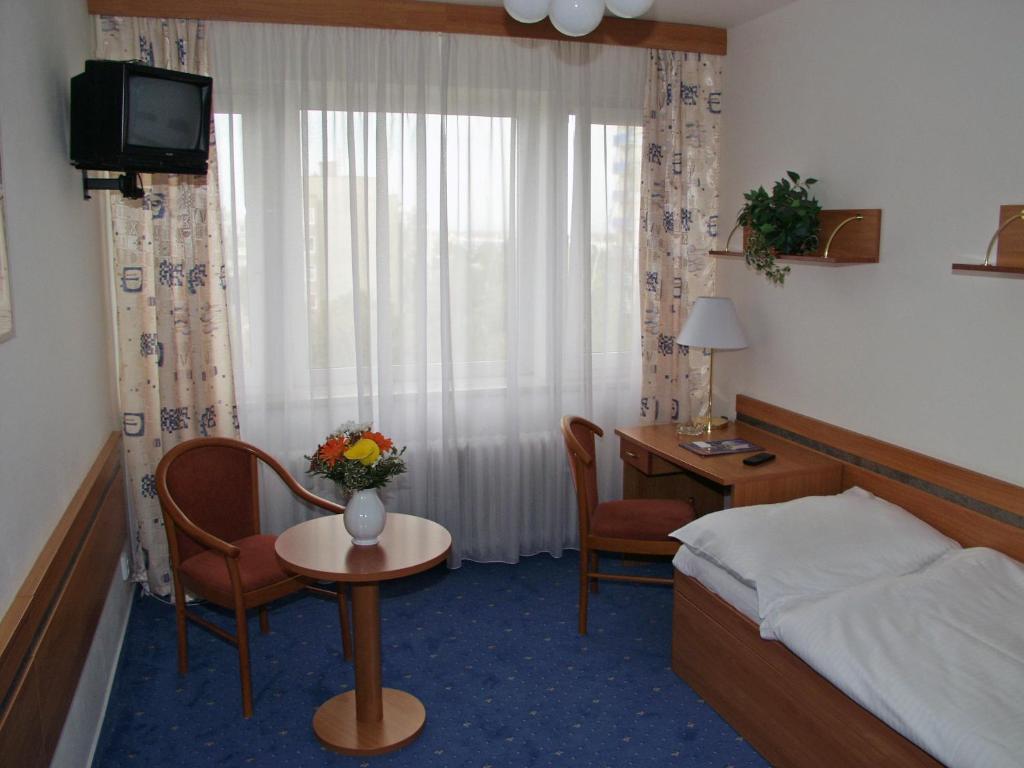Hotel Ilf プラハ エクステリア 写真