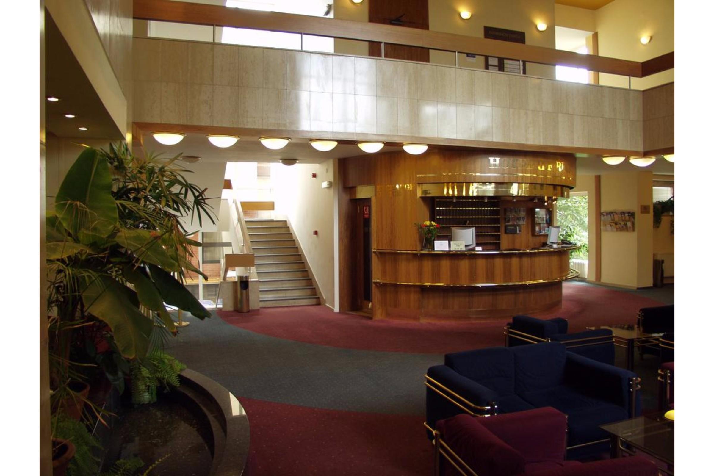 Hotel Ilf プラハ エクステリア 写真
