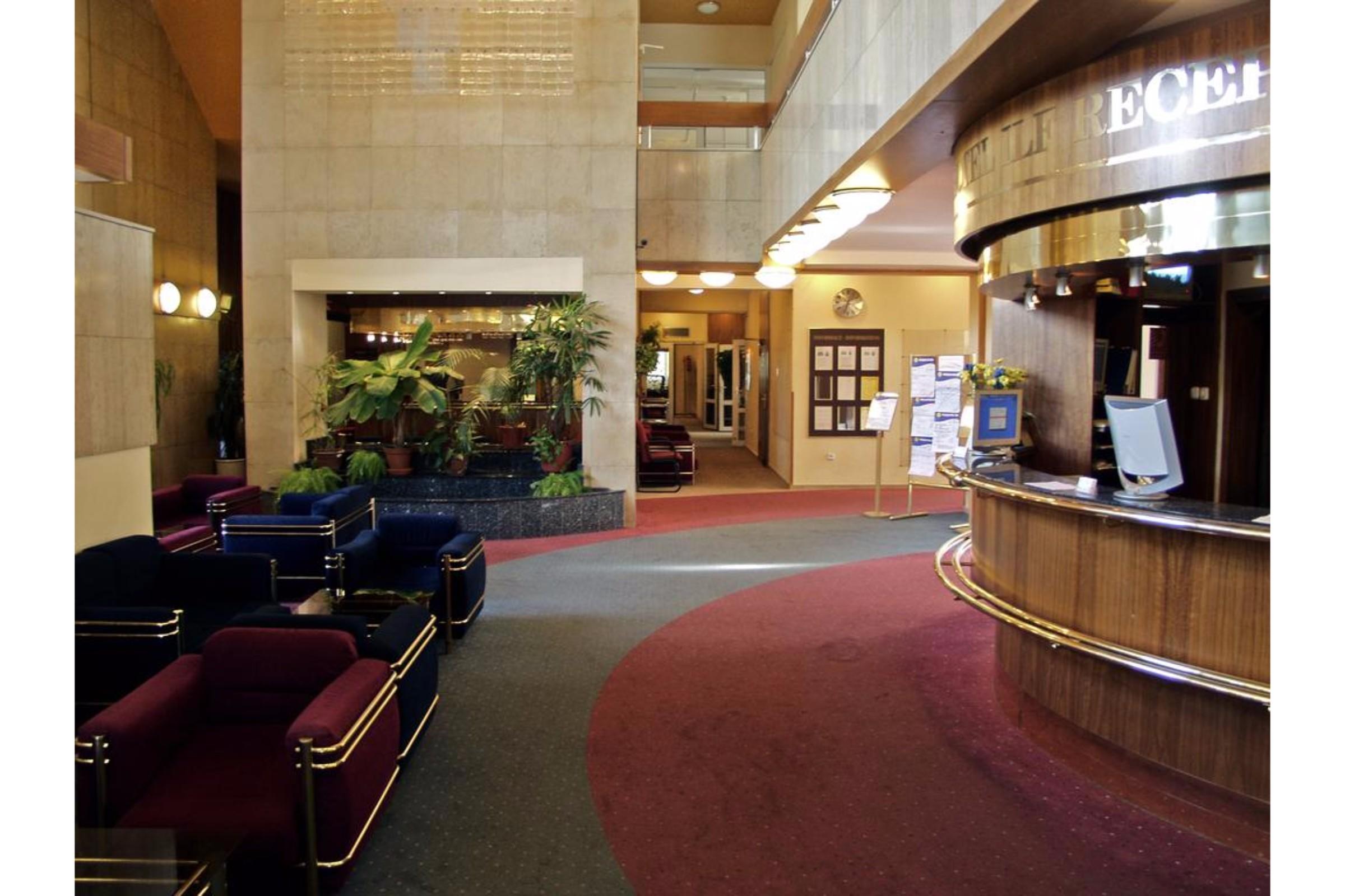 Hotel Ilf プラハ エクステリア 写真