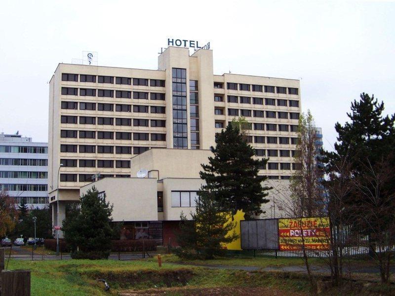 Hotel Ilf プラハ エクステリア 写真